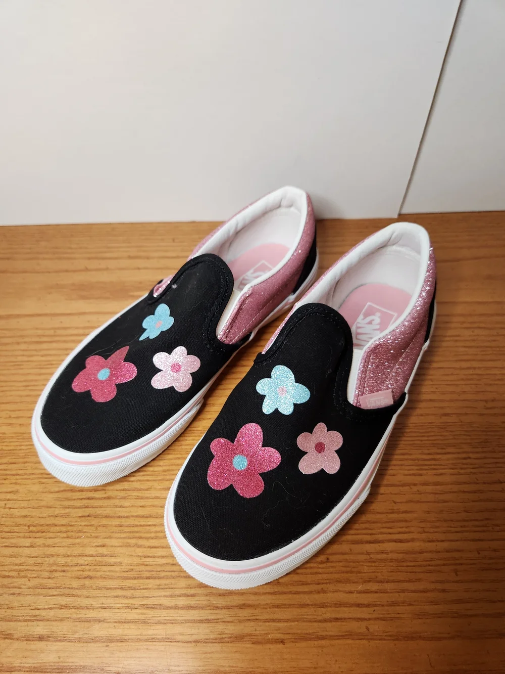 NWOT Vans girls slip on sneakers size 2